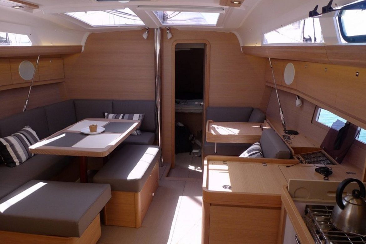 interior-del-barco